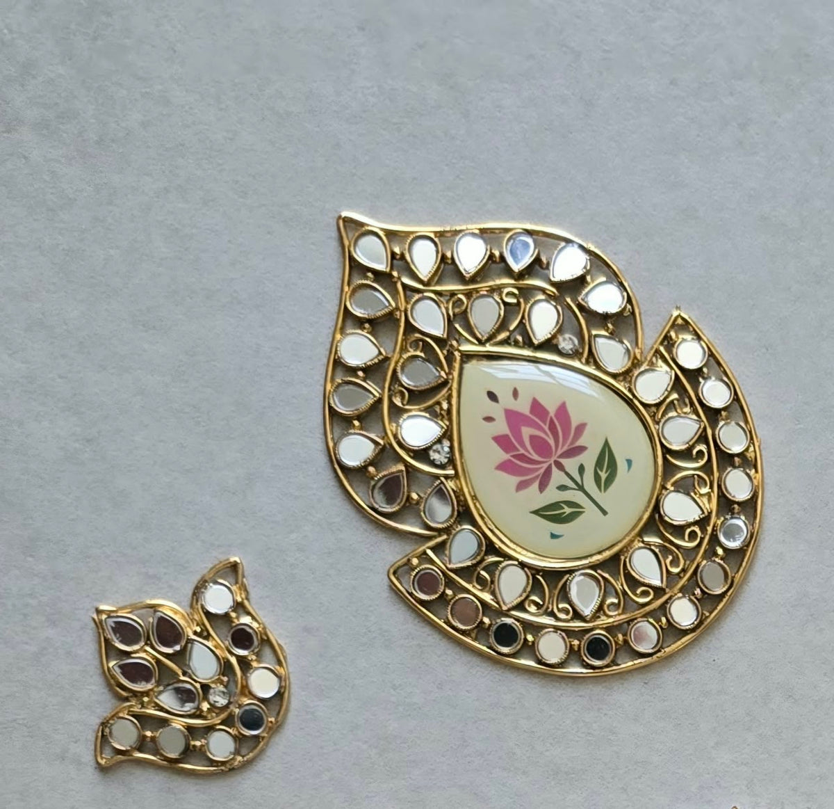 Lotus Kundan Rangoli Diya Set